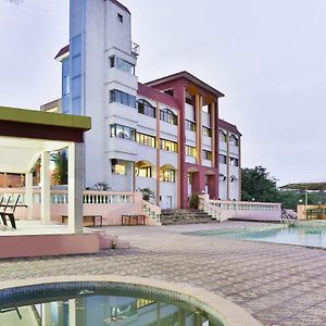 Capital O 43319 Cigad Hotel & Resort Deluxe